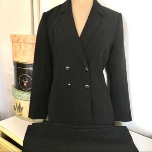 Lord and Taylor Classic pin striped pantsuit!